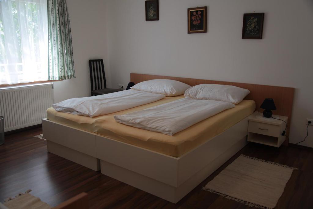 Pension Casa Topolino Vídeňské Nové Město Exteriér fotografie