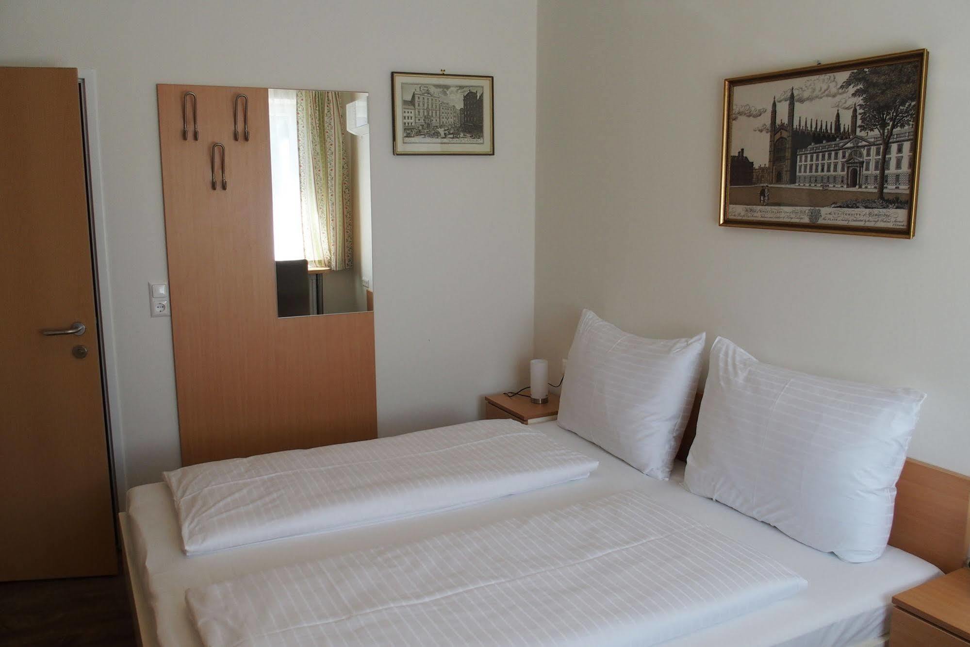 Pension Casa Topolino Vídeňské Nové Město Exteriér fotografie