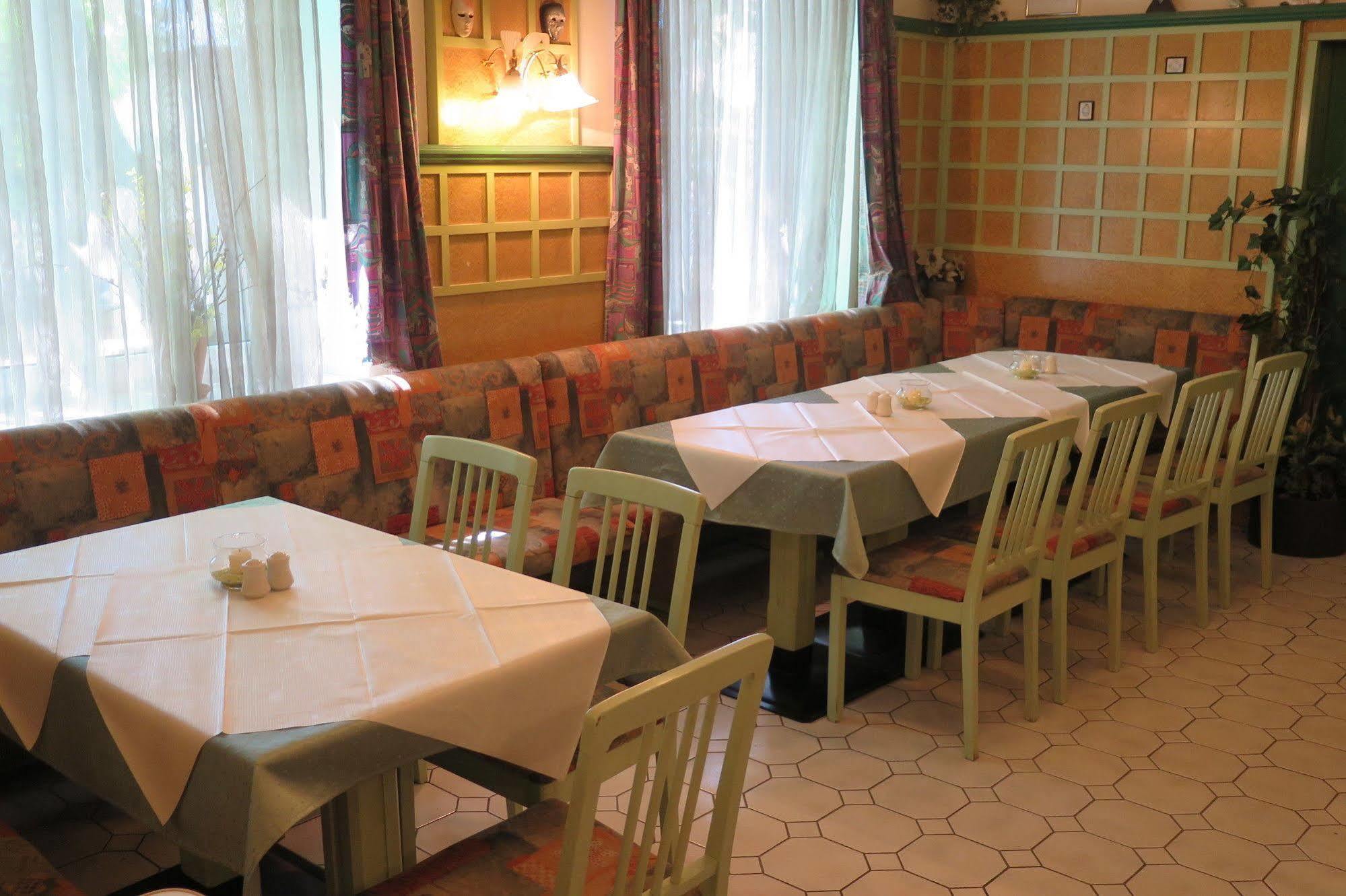 Pension Casa Topolino Vídeňské Nové Město Exteriér fotografie