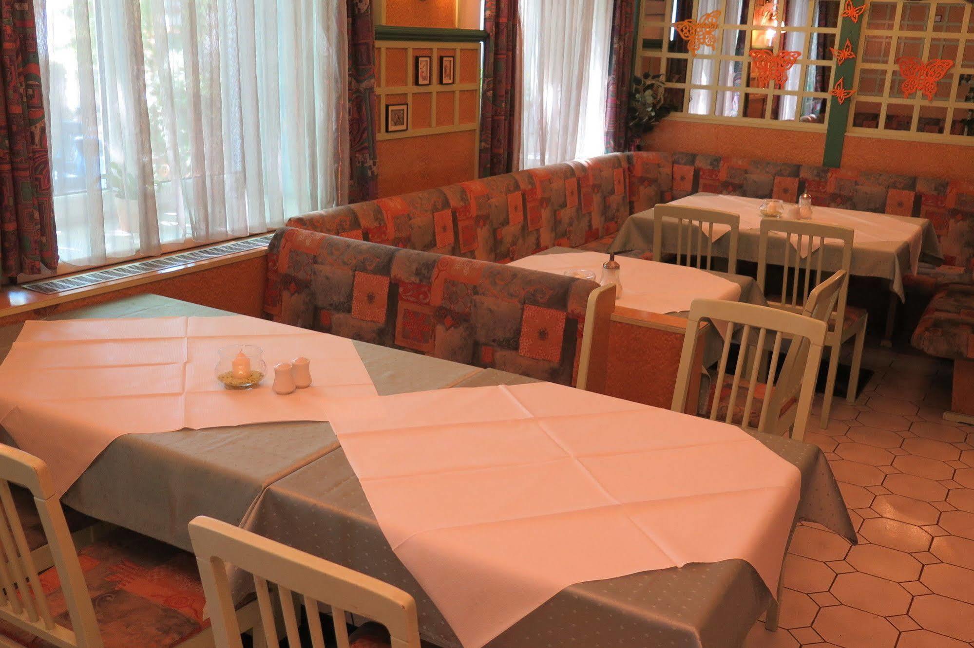 Pension Casa Topolino Vídeňské Nové Město Exteriér fotografie